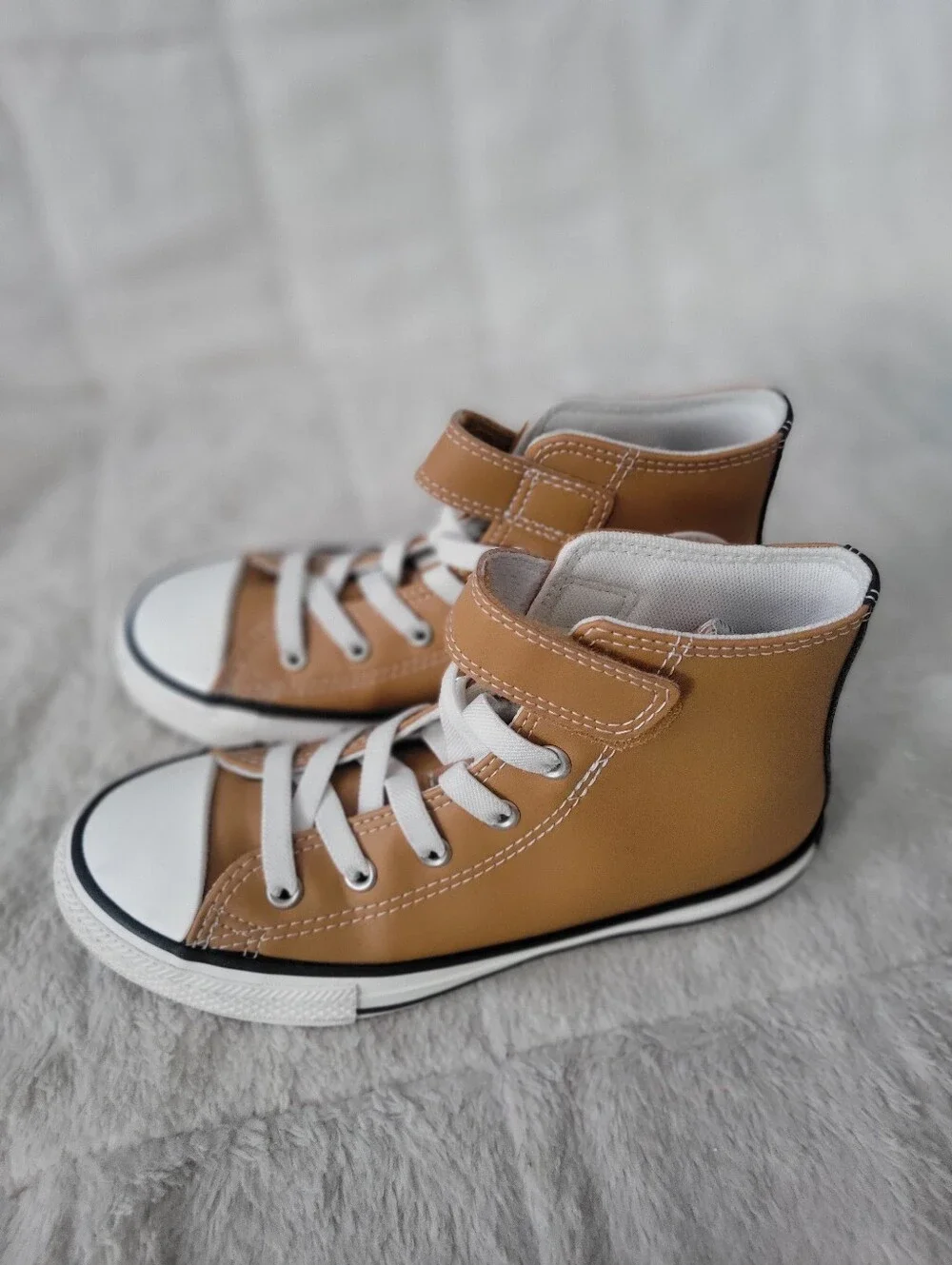 Converse Kids' High-Top Sneakers in Brown Size1